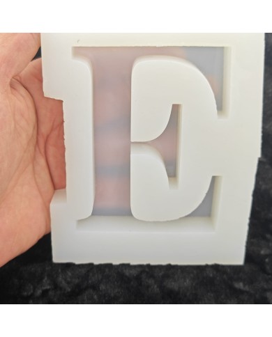 E Harfi Epoksi Beton Mum Kalıp