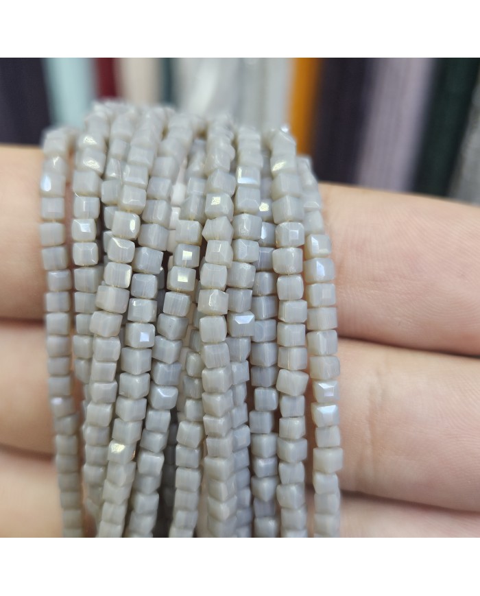 İpe Dizili Kristal Küp Çin Camı Boncuk - Gri Ton - 3mm