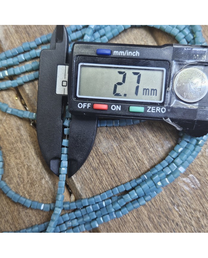 İpe Dizili Kristal Küp Çin Camı Boncuk - Neon Kırmızı - 3mm