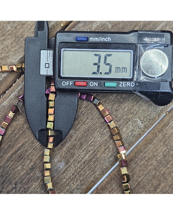 İpe Dizili Kristal Küp Çin Camı Boncuk - Gold - 3mm