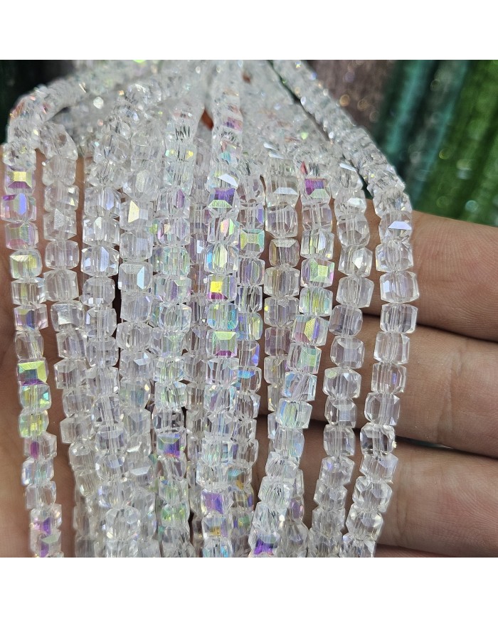İpe Dizili Küp Kristal Boncuk - Janjanlı Şeffaf - 4mm
