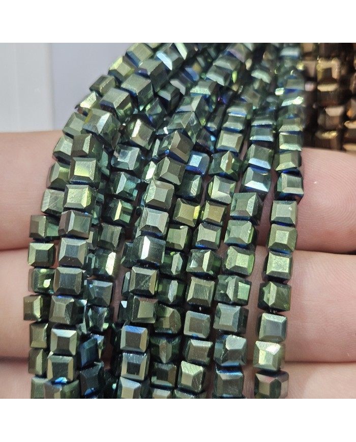 5 Adet İpe Dizili Küp Kristal Boncuk - Janjanlı Koyu Yeşil - 5mm