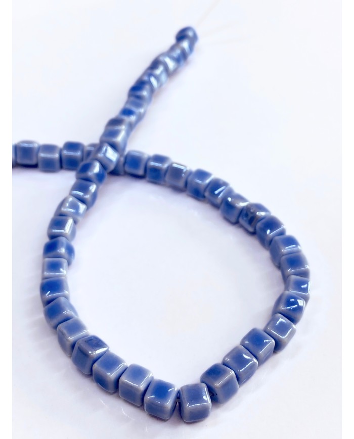 İpe Dizili Seramik Boncuk Mavi Küp 5mm