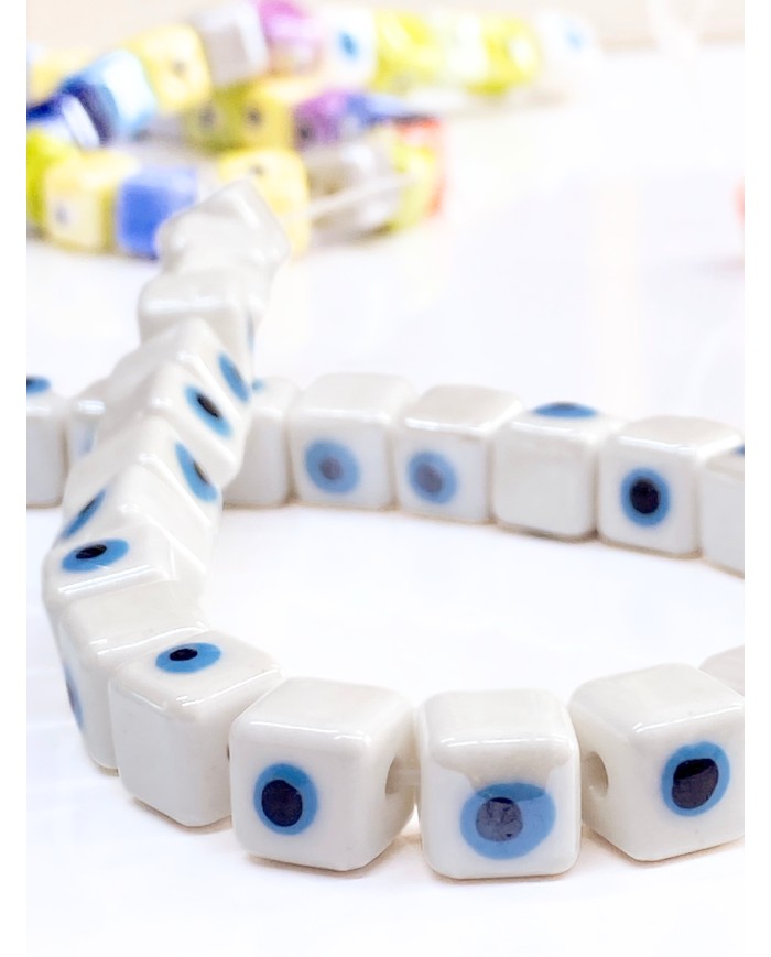 İpe Dizili Seramik Boncuk Beyaz Nazar Boncuklu Küp 10mm