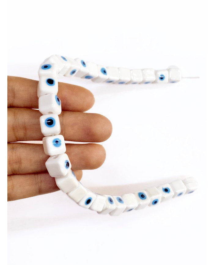 İpe Dizili Seramik Boncuk Beyaz Nazar Boncuklu Küp 10mm