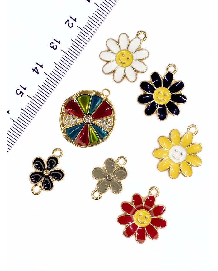 Papatya Kolye Bileklik Ucu Charm Altın Siyah 1 Adet