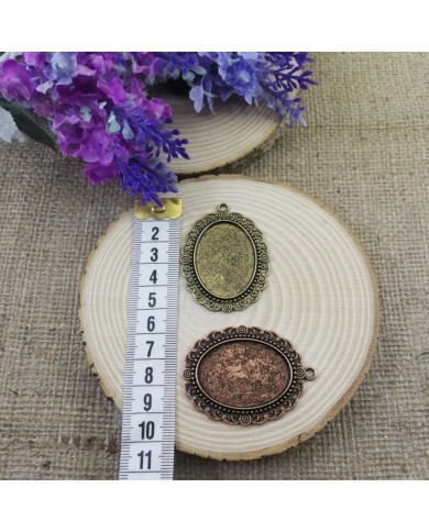 Kolye Ucu - Kenarı Şekilli Eskitme Oval Antik Sarı