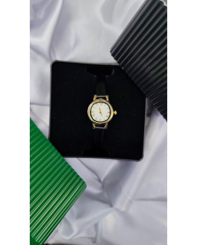 Model Oval Tasarım Çelik Kasa Kol Saati - Deri Kayış