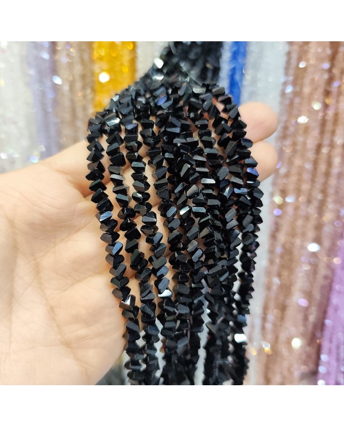 6mm İpe Dizili Üçgen Kristal Boncuk Mat Siyah - 1 Dizi