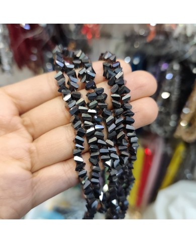 6mm İpe Dizili Üçgen Kristal Boncuk Metalik Kaplama Siyah - 1 Dizi