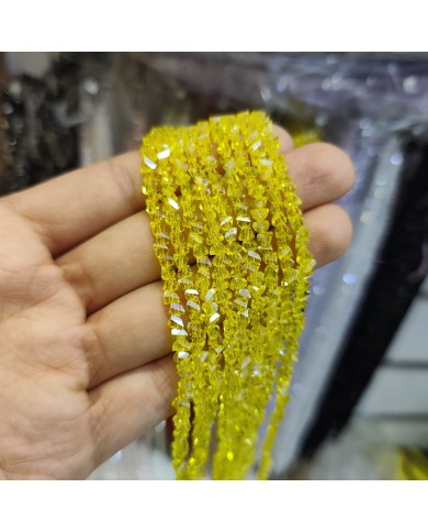 4mm İpe Dizili Üçgen Kristal Boncuk Şeffaf Sarı - 1 Dizi