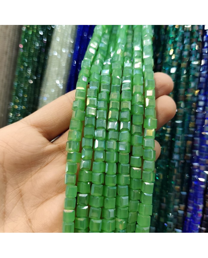 6mm İpe Dizili Küp Kristal Boncuk Mat Janjanlı Açık Yeşil - 1 Dizi